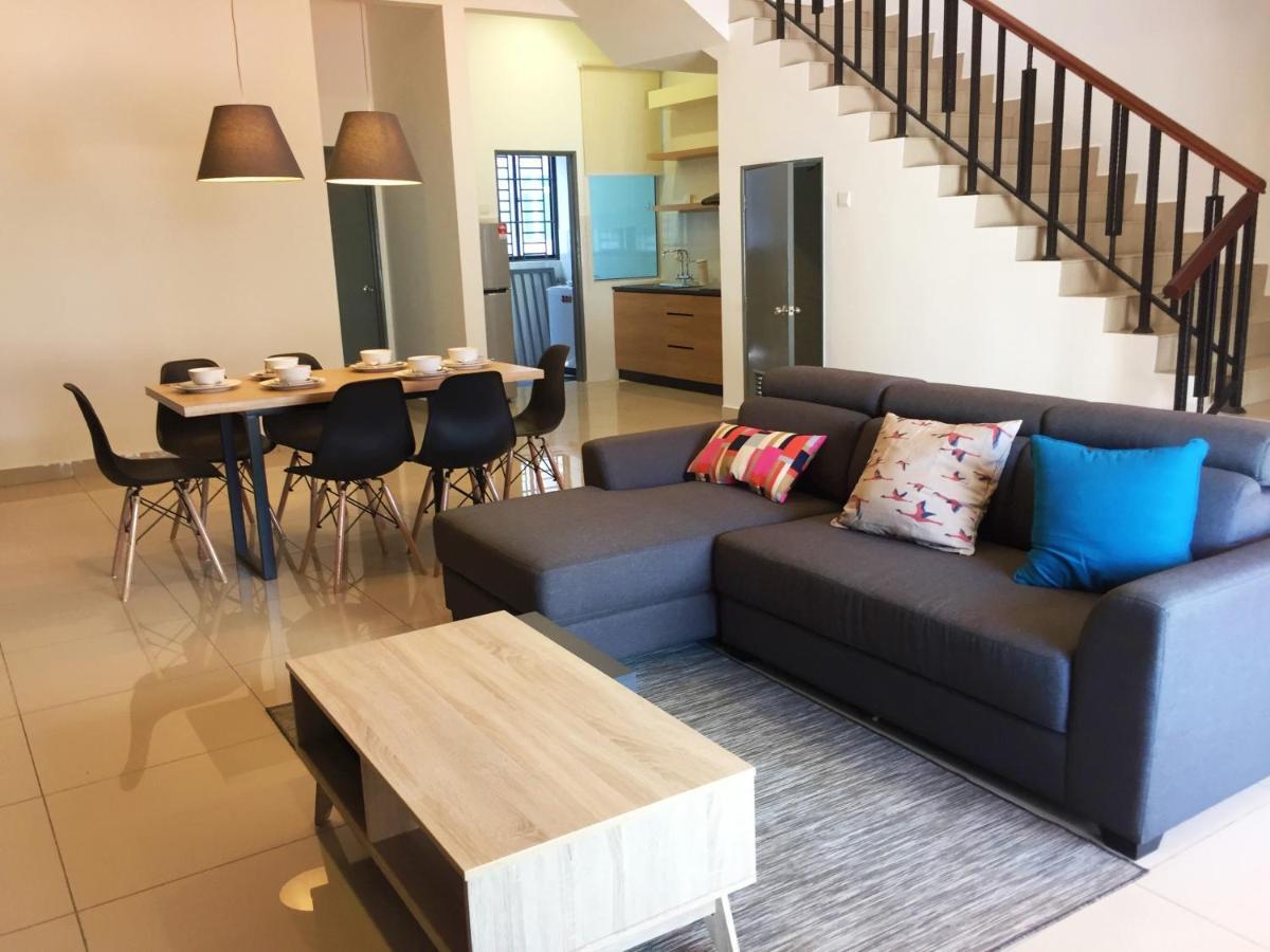 Desaru Cosy Homestay - Near Waterpark, Beach, Rapid -Wifi, Tvbox, Steamboat, Bbq Available Exterior foto
